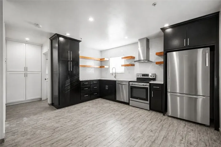 Virtually staged appliances.