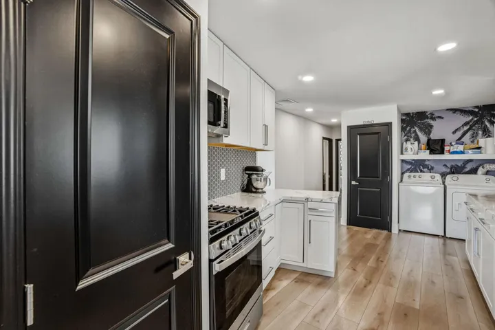73561BroadmoorDr-12