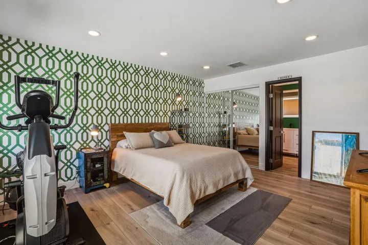 73561BroadmoorDr-23