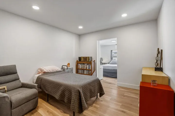 73561BroadmoorDr-29