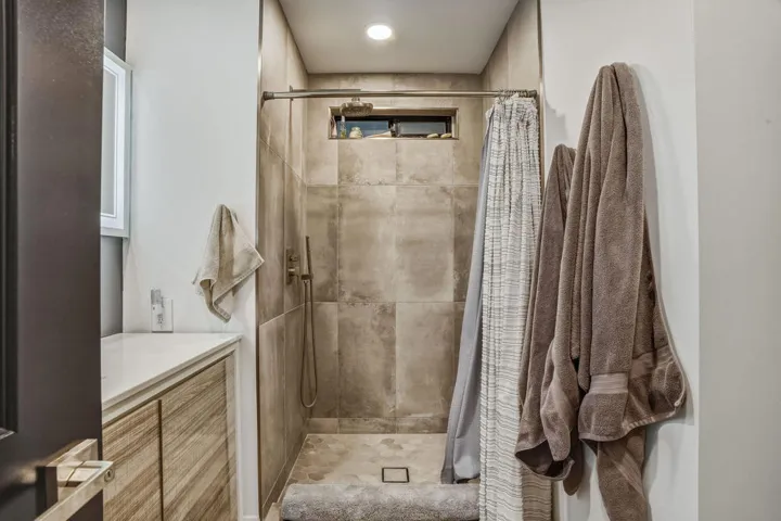 73561BroadmoorDr-20