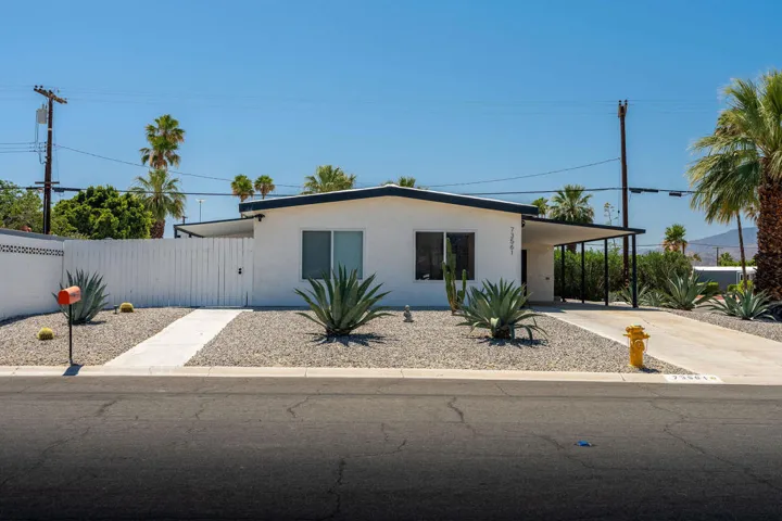 73561BroadmoorDr-1