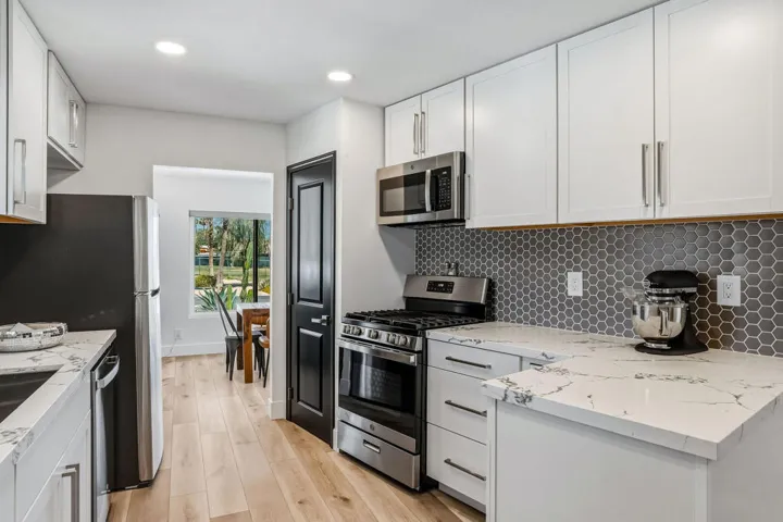 73561BroadmoorDr-9