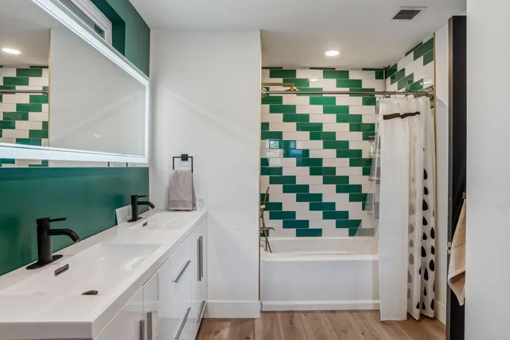 73561BroadmoorDr-26