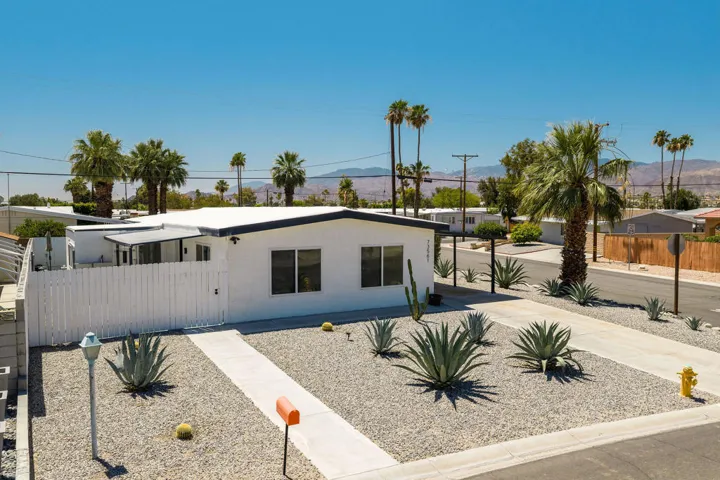 73561BroadmoorDr-41