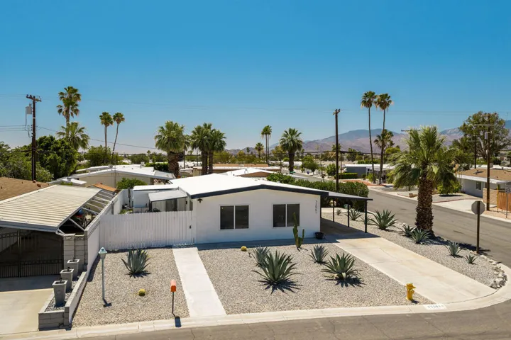 73561BroadmoorDr-56
