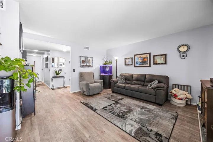 1103 Border, Corona, California 92882
