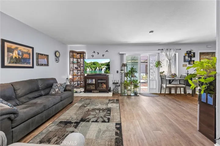 1103 Border, Corona, California 92882