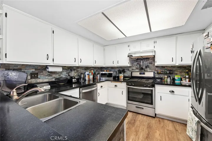 1103 Border, Corona, California 92882