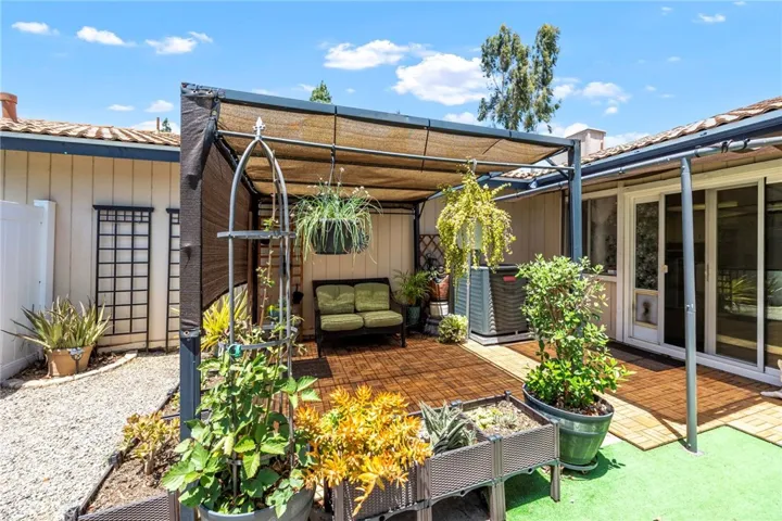 1103 Border, Corona, California 92882