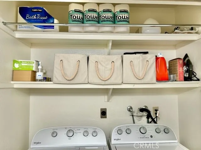 Laundry rm Sheves