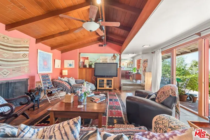 15739 Mulholland Place, Los Angeles, California 90049