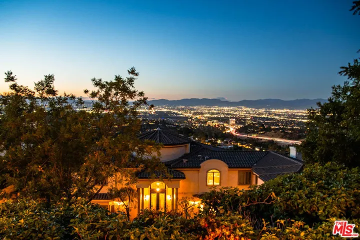 15739 Mulholland Place, Los Angeles, California 90049