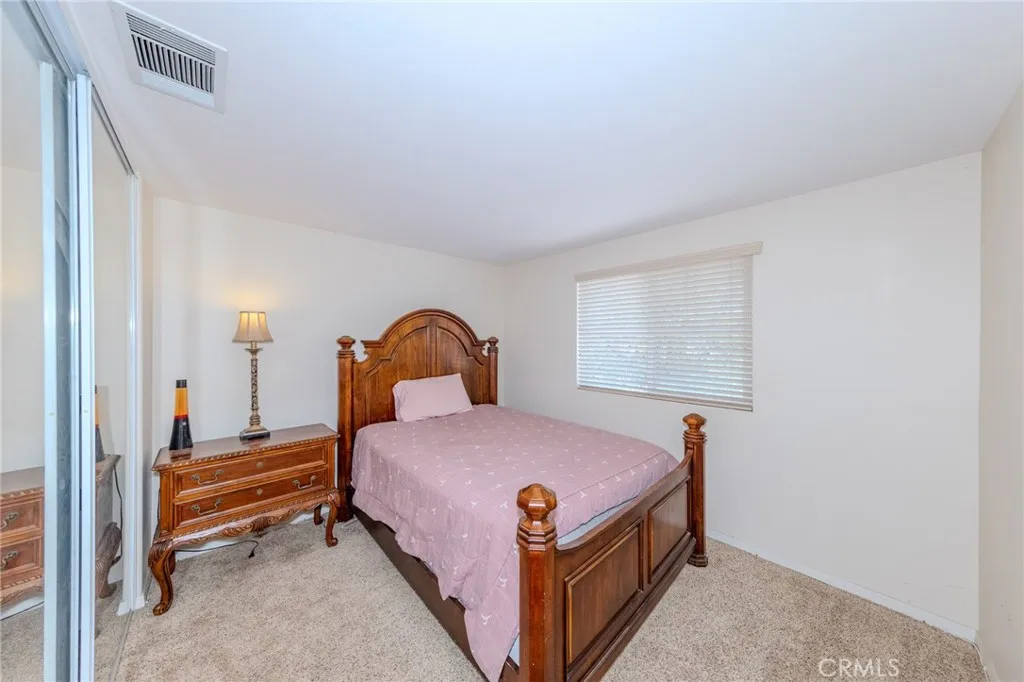 One of the 4 secondary bedrooms
