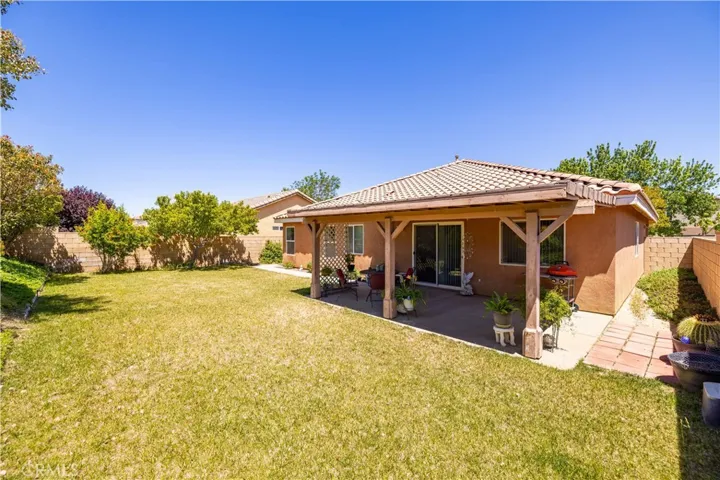 3124 E Newgrove, Lancaster, California 93535