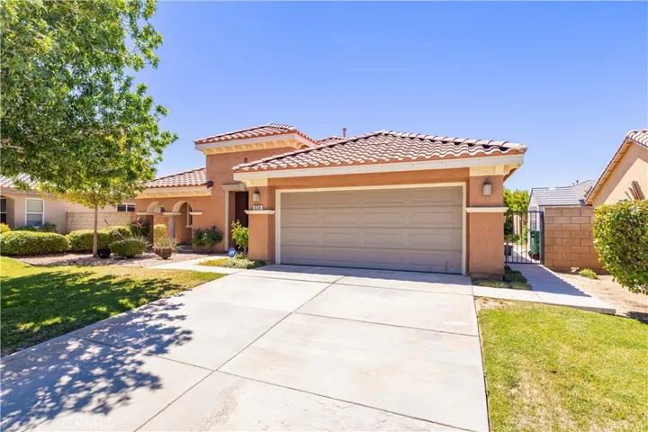 3124 E Newgrove, Lancaster, California 93535