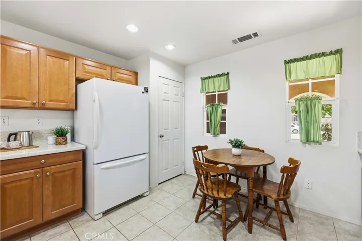 3124 E Newgrove, Lancaster, California 93535