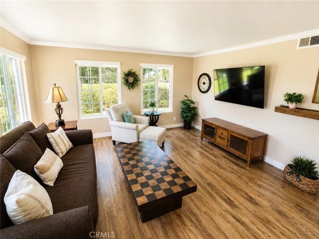 Spacious living room