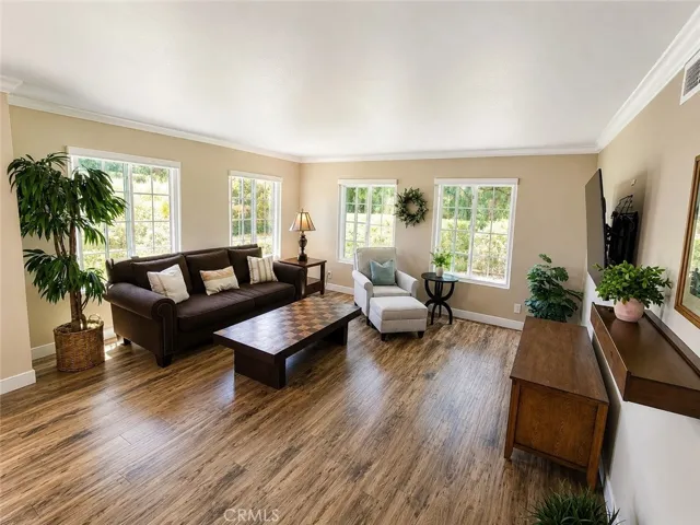 Spacious living room