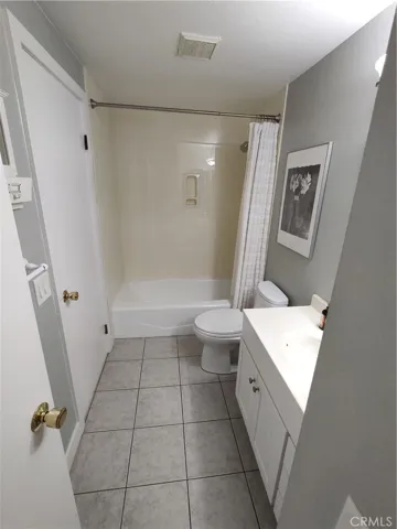 Bathroom Tub/Shower