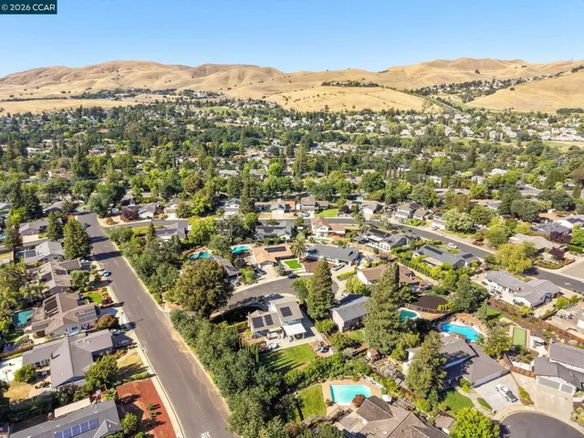 32 Atchinson Stage Court, Clayton, California 94517