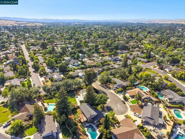 32 Atchinson Stage Court, Clayton, California 94517