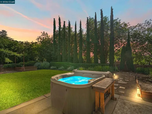 32 Atchinson Stage Court, Clayton, California 94517