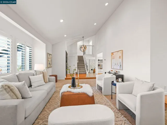 32 Atchinson Stage Court, Clayton, California 94517