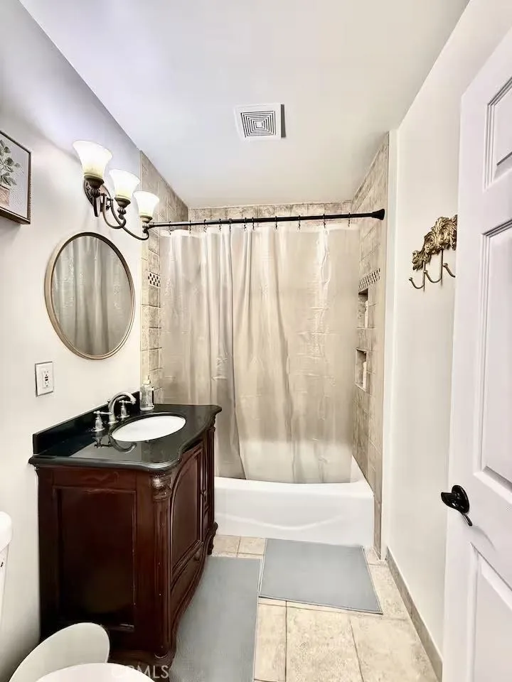 Full Bathroom #3