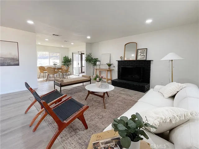 16376 Alviso, Victorville, California 92394