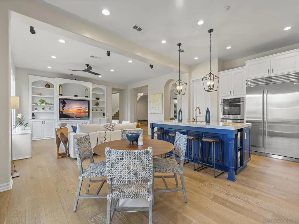 Fantastic flow from the kitchen to family room