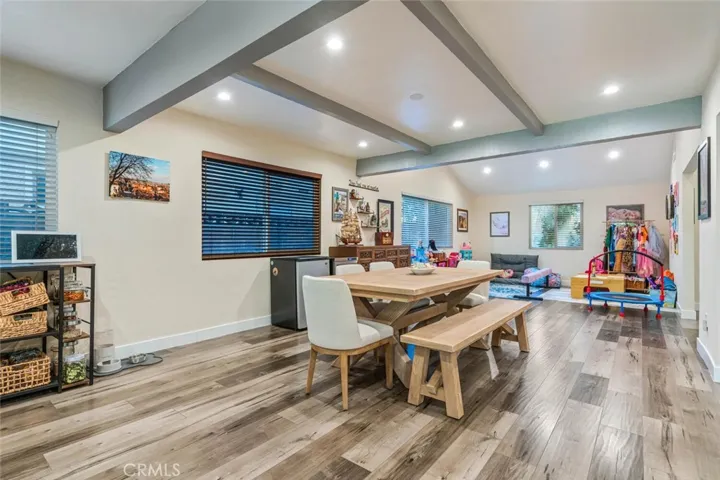 6321 Balcom Ave, Encino, California 91316