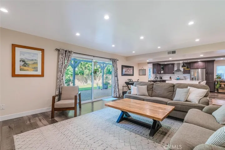6321 Balcom Ave, Encino, California 91316