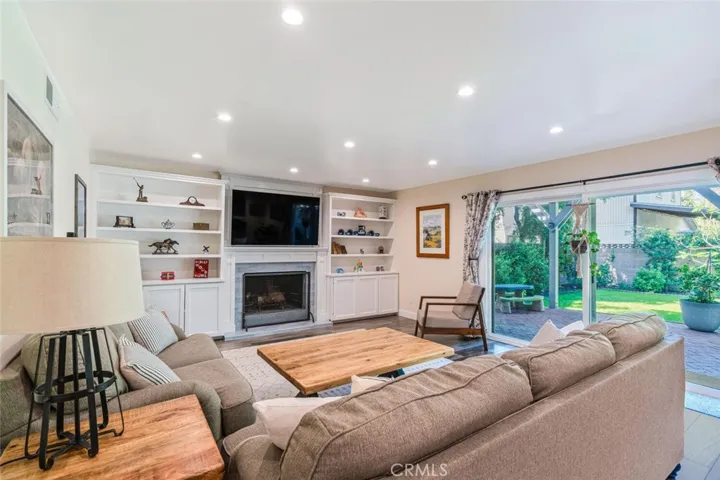 6321 Balcom Ave, Encino, California 91316