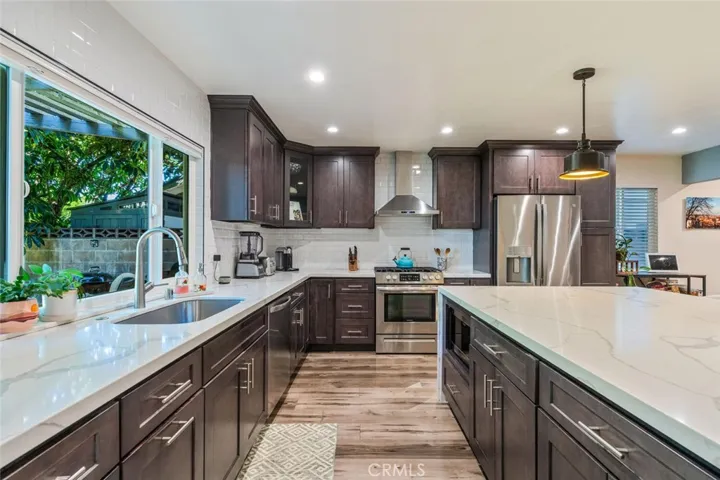 6321 Balcom Ave, Encino, California 91316