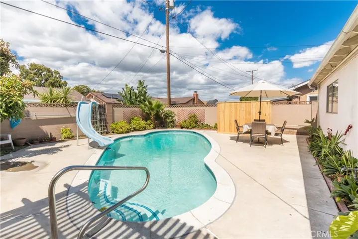 7161 El Rey, Buena Park, California 90620