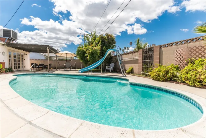 7161 El Rey, Buena Park, California 90620