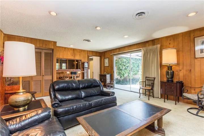 7161 El Rey, Buena Park, California 90620