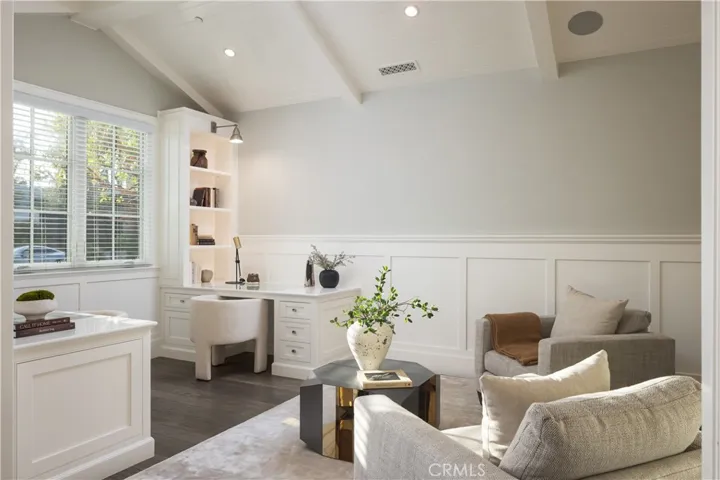 712 K Thanga, Corona Del Mar, California 92625