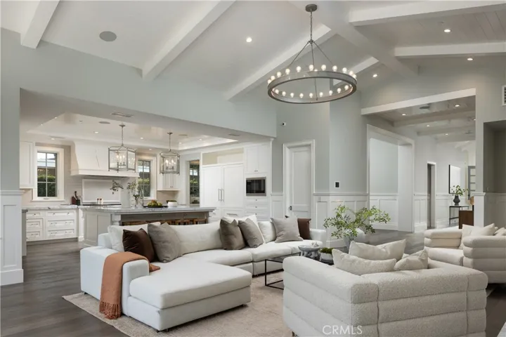 712 K Thanga, Corona Del Mar, California 92625