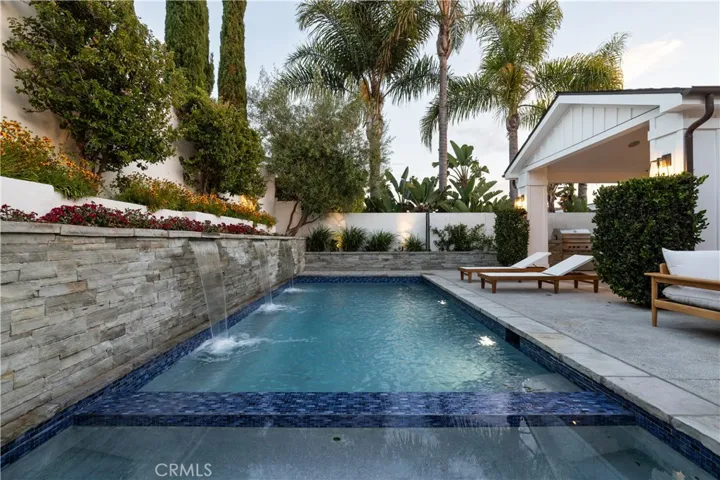 712 K Thanga, Corona Del Mar, California 92625
