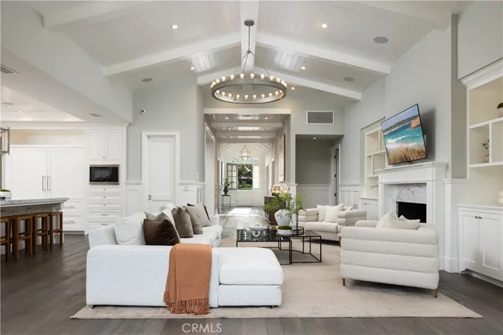 712 K Thanga, Corona Del Mar, California 92625