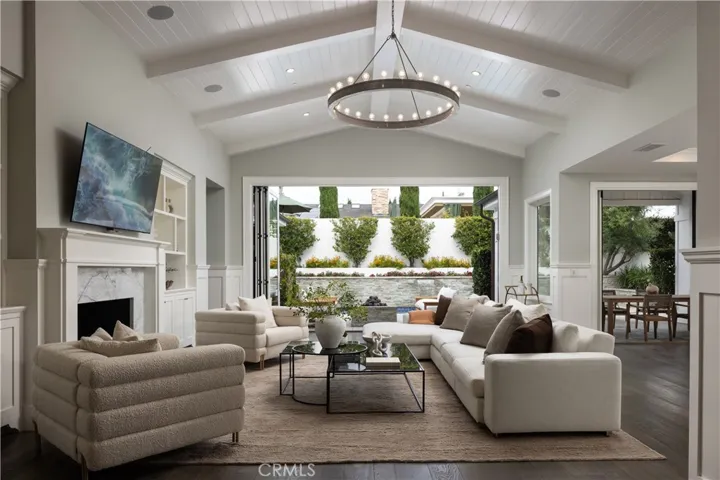 712 K Thanga, Corona Del Mar, California 92625