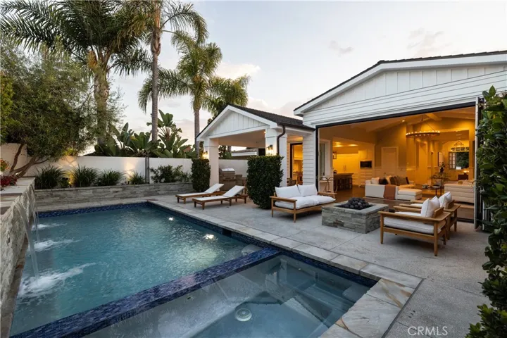 712 K Thanga, Corona Del Mar, California 92625