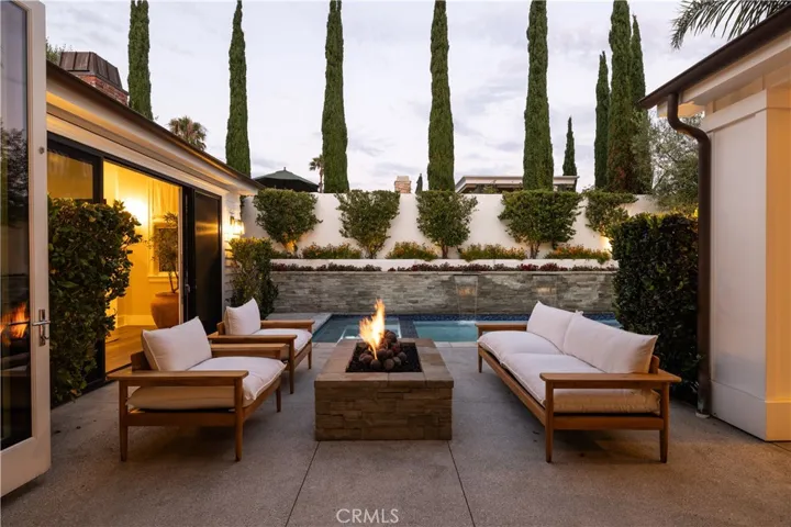 712 K Thanga, Corona Del Mar, California 92625