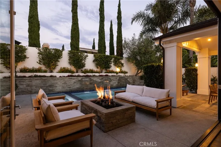 712 K Thanga, Corona Del Mar, California 92625
