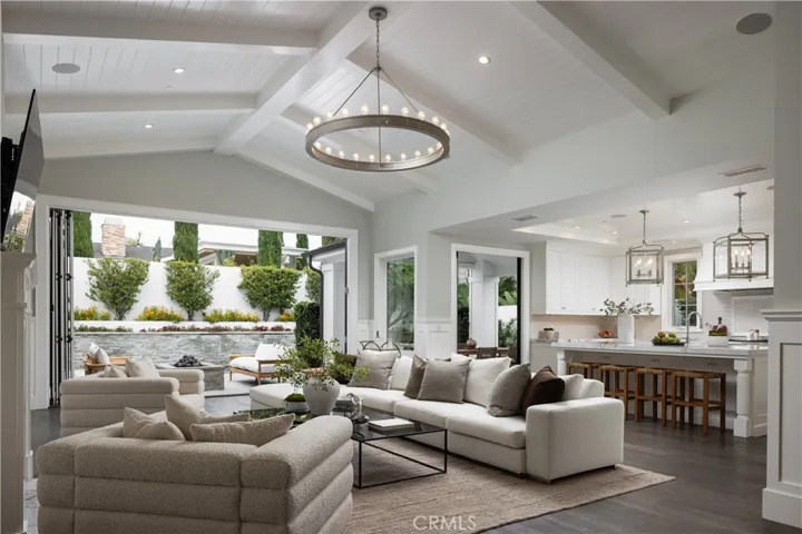 712 K Thanga, Corona Del Mar, California 92625