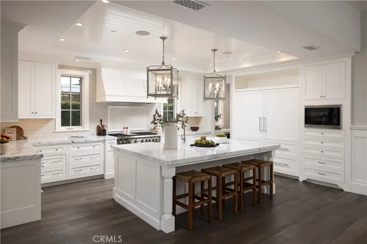 712 K Thanga, Corona Del Mar, California 92625