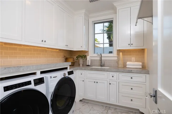 712 K Thanga, Corona Del Mar, California 92625