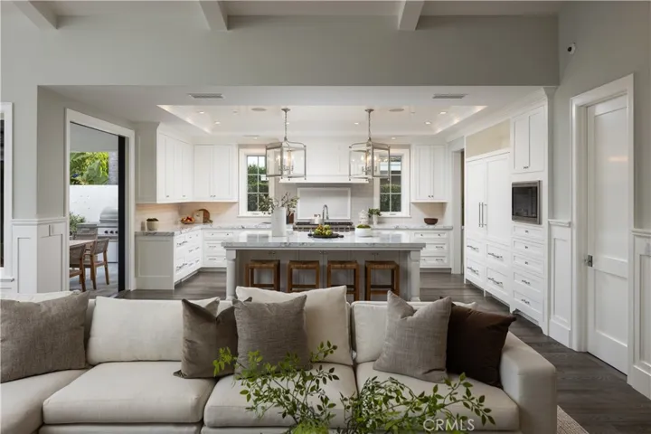 712 K Thanga, Corona Del Mar, California 92625